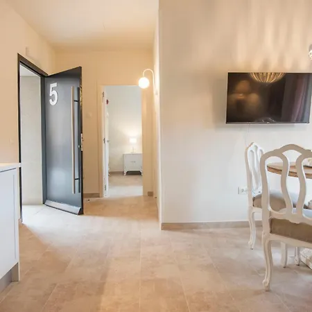 Florinda De La Cava - 5 * Toledo